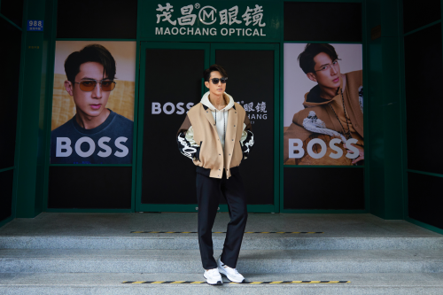 霞飞诺&茂昌眼镜联袂呈现 携手亚太区代言人吴尊精彩演绎绅士之魅 